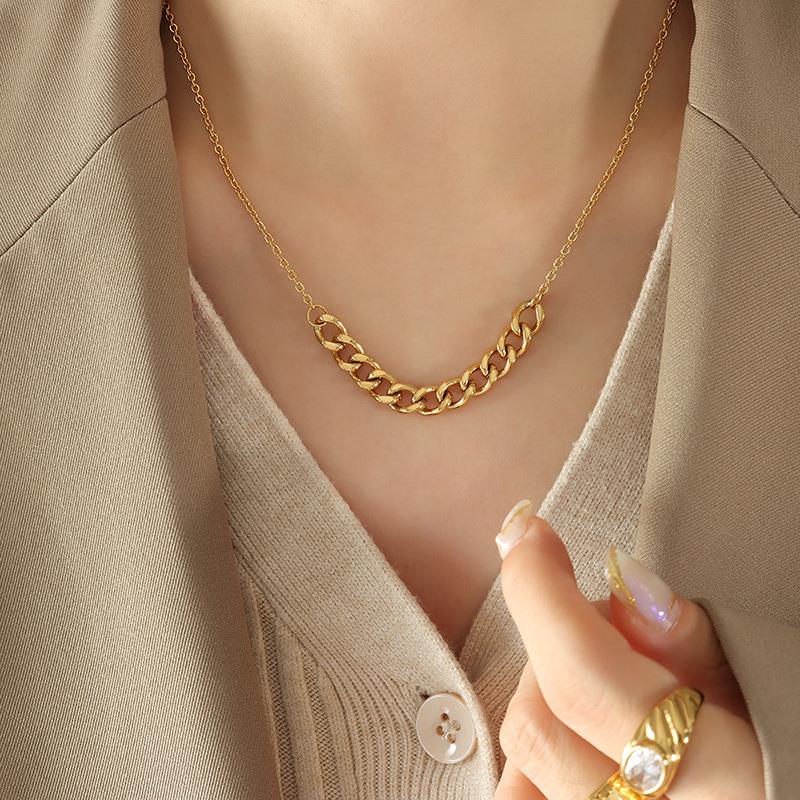 Pauline Gold necklace