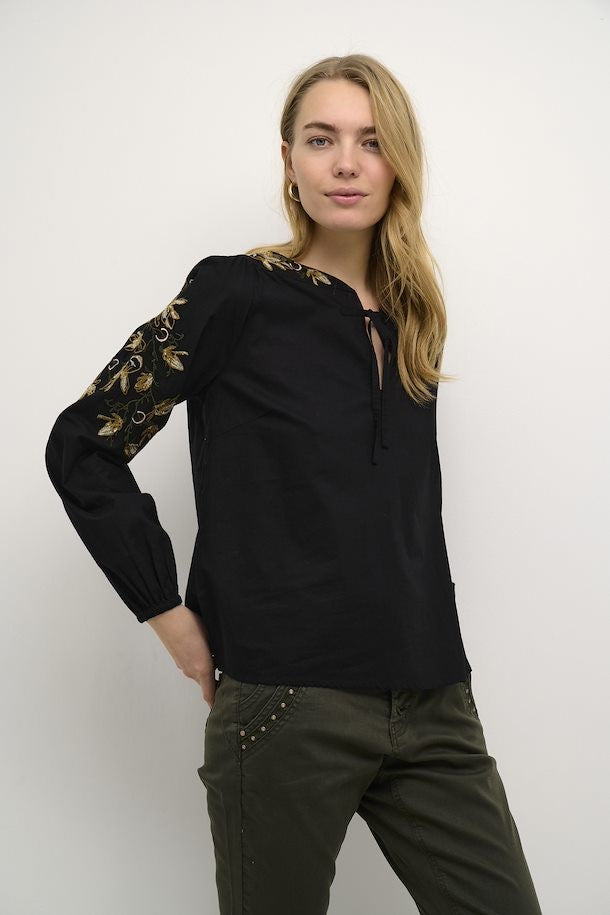Niamh Blouse
