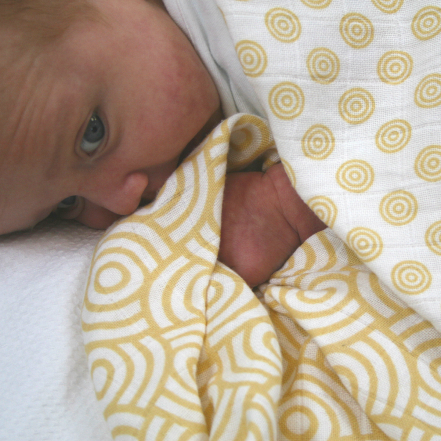 Muslinz 2 Pack Bamboo/Organic Cotton Muslin Swaddles 120x120cm – Gold Print