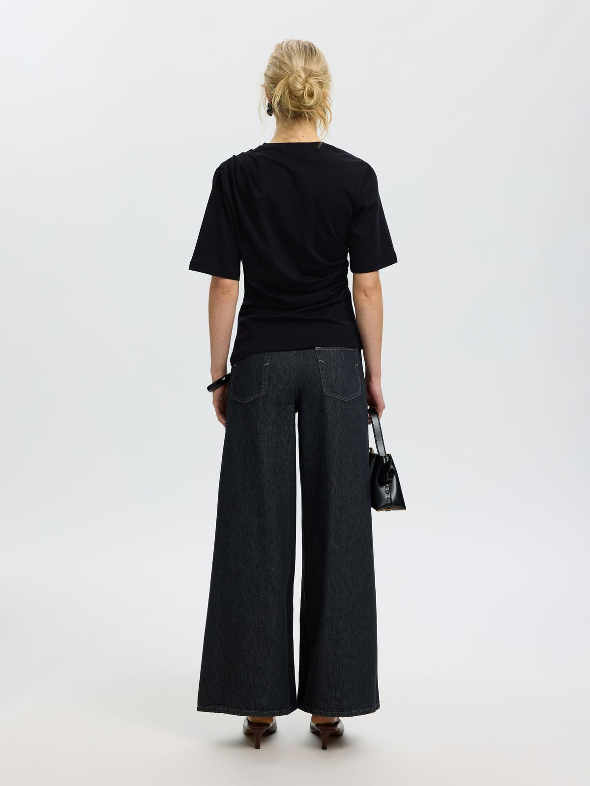 Black gathered 100% organic cotton T-shirt