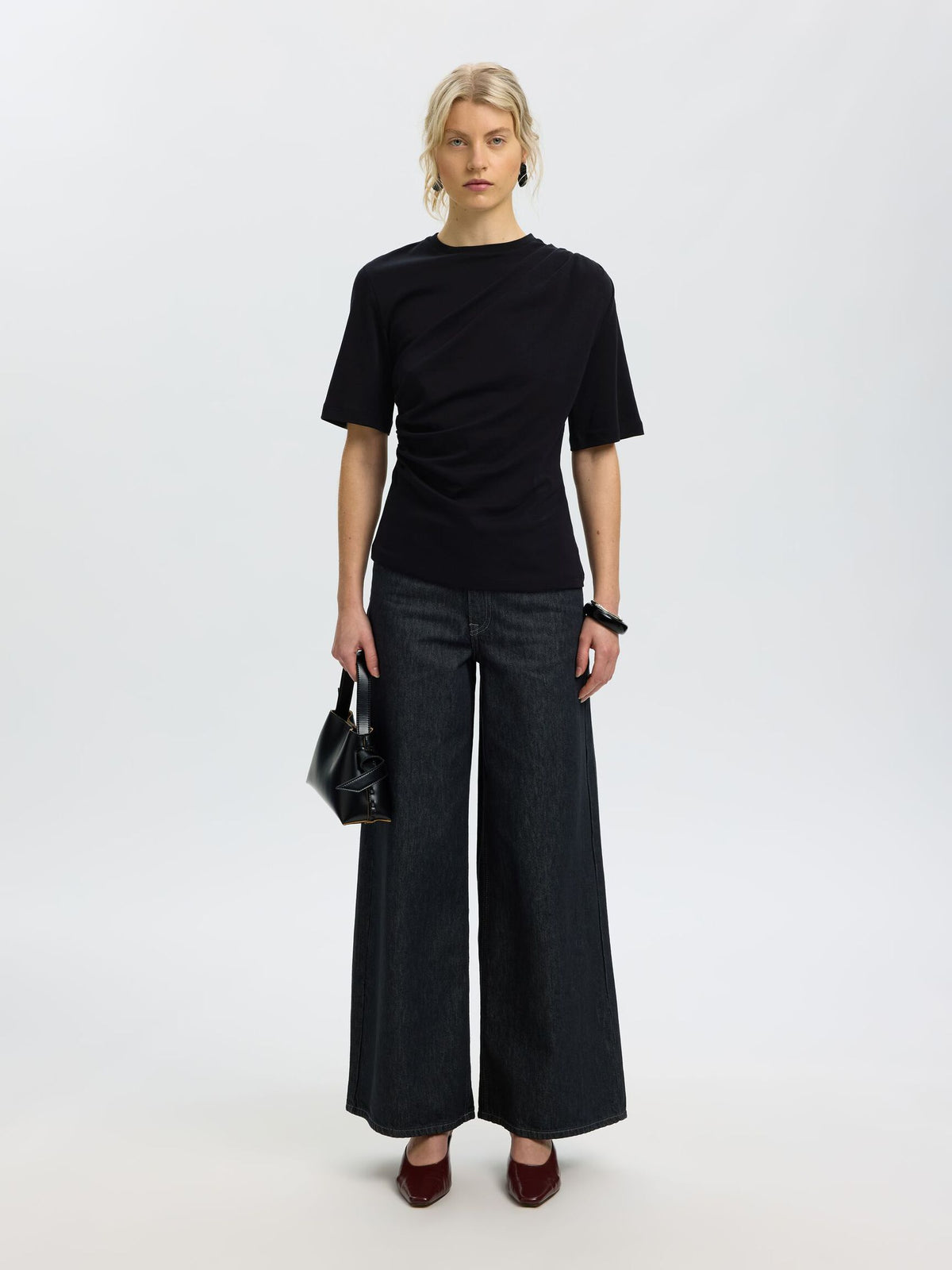 Black gathered 100% organic cotton T-shirt