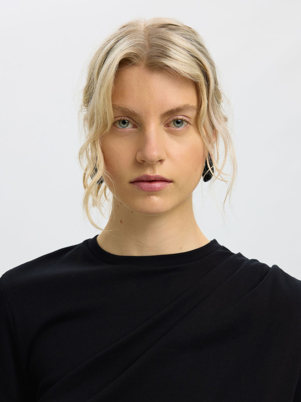 Black gathered 100% organic cotton T-shirt