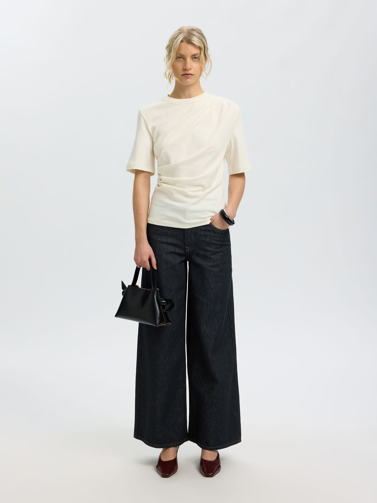 Off-white gathered 100% organic cotton T-shirt