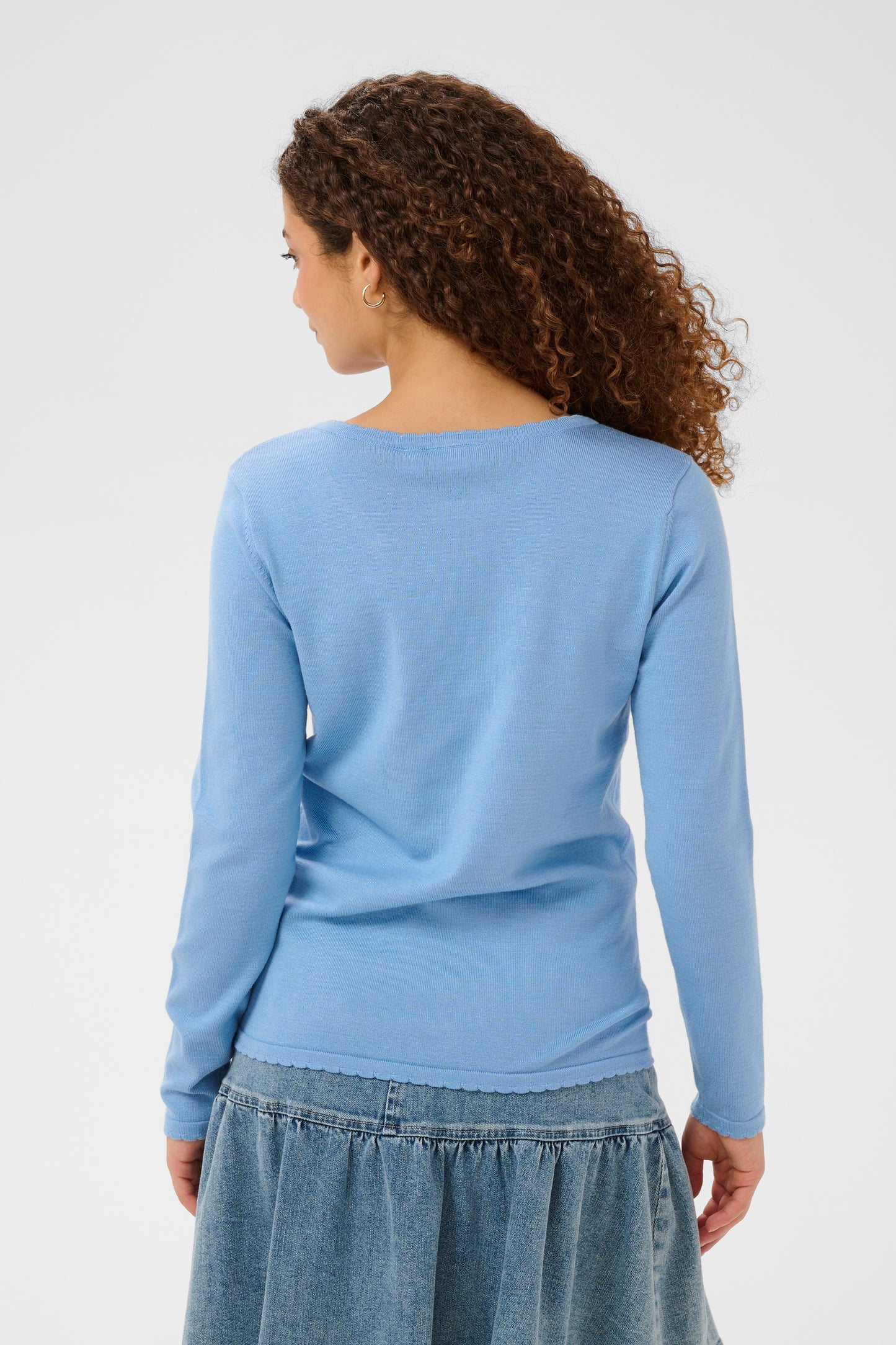 Powder blue fine knit v-neck jumper
