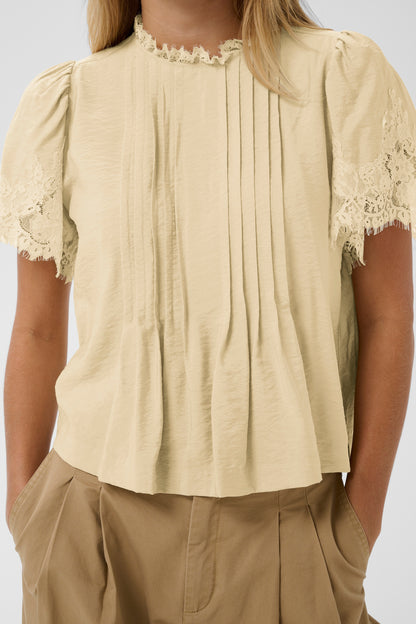 Dreamy buttery blouse  **Great going out top!