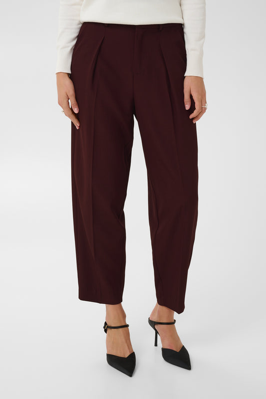Frankie trousers in a burgundy shade