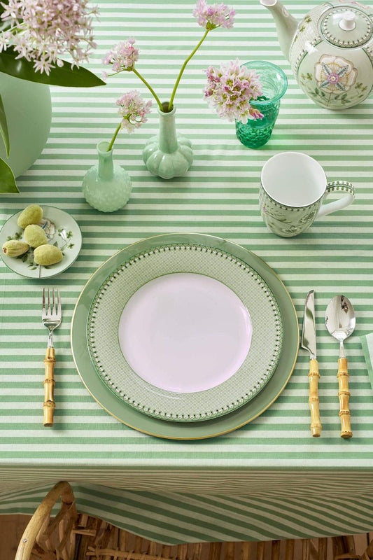 Lily&Lotus Dinner Plate in Light Green 26.5cm by Pip Studio