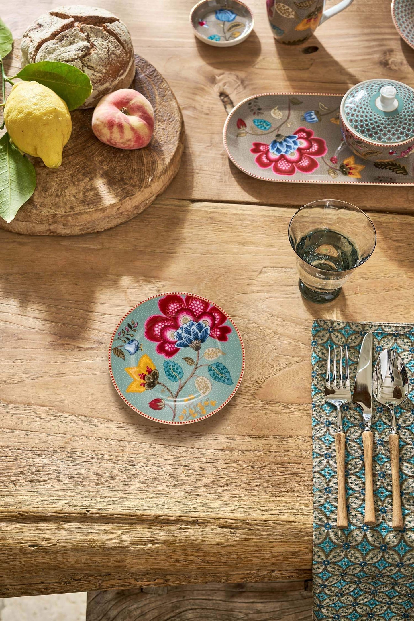 Plate Blooming Tales Fantasy Blue 17cm by Pip Studio