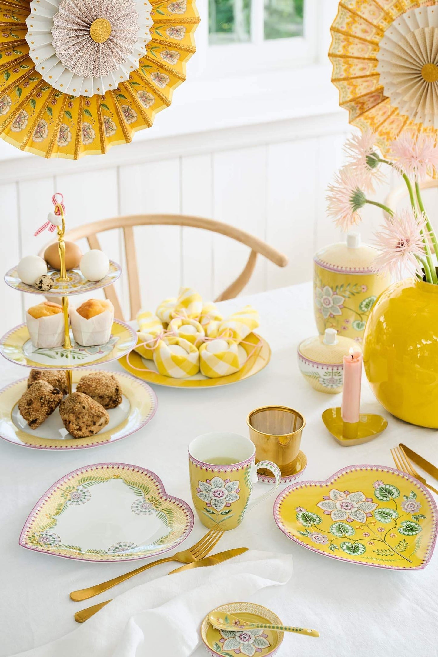 Set/2 Mugs Large Lily&Lotus in yellow by Pip Studio