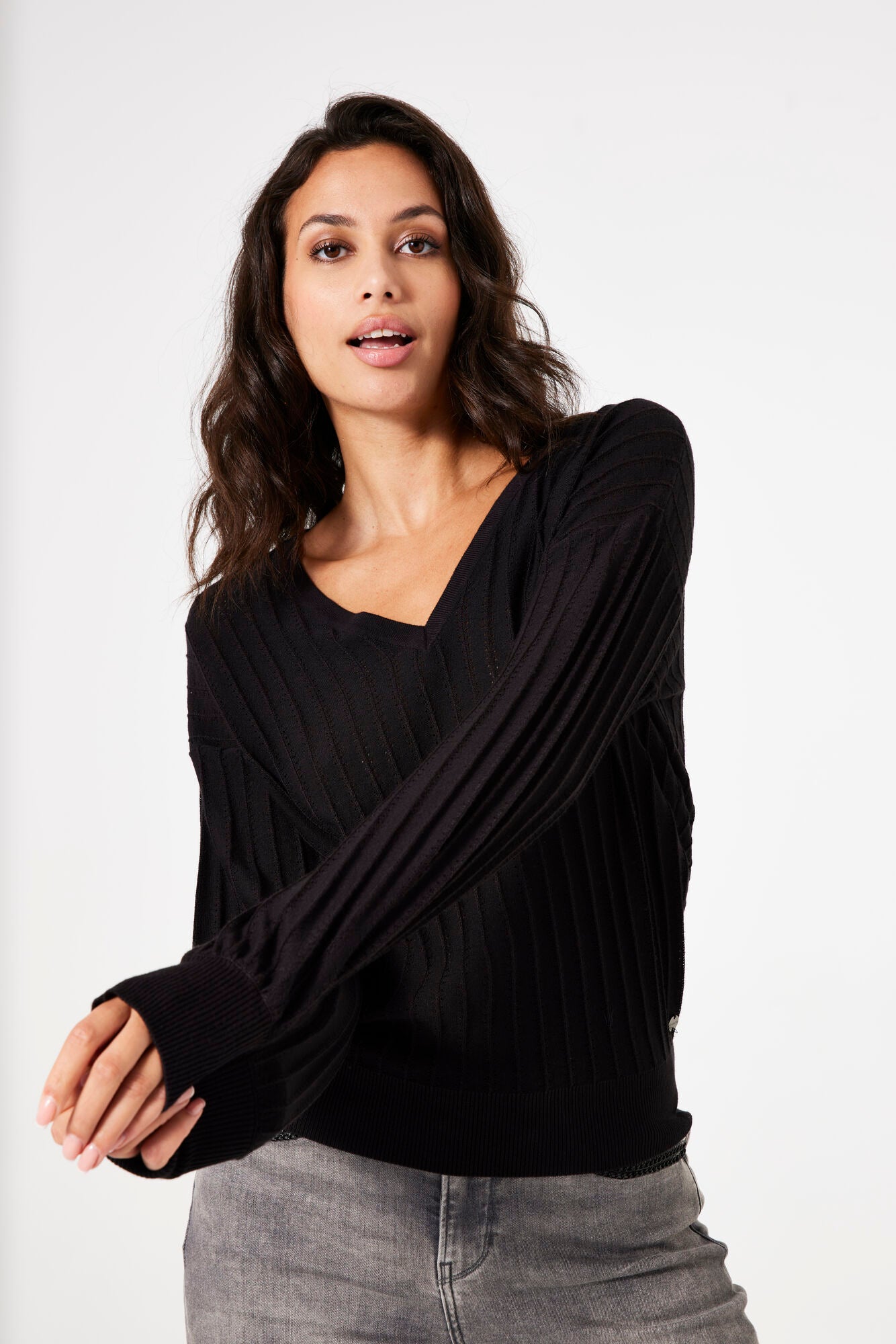 Una Fine Knit Black V-Neck